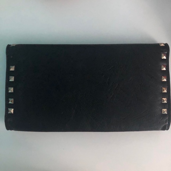 Forever 21 large black clutch with gold metallic square studs - Picture 2 of 4